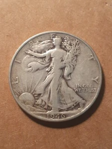 1946 S WALKING LIBERTY HALF DOLLAR - Picture 1 of 2