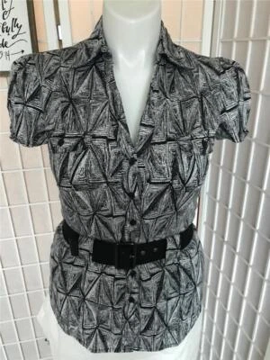 Blusa túnica para mujer Covington mediana cuervo negro blanco estampado cinturón abotonado Foto 1 de 4