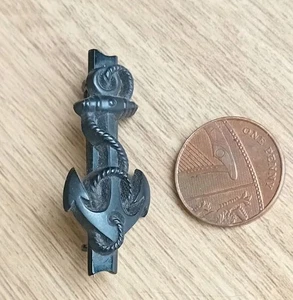 LOVELY VINTAGE/OLD BLACK ANCHOR BROOCH-MOURNING? - Picture 1 of 2