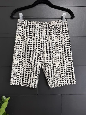 Pantalones Cortos de Motociclista Estampados Suaves Únicos Para Mujer Talla L Ropa Activa Atlética Informal Usados en Excelente Condición Foto 1 de 4