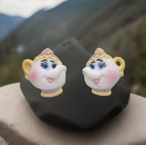 Child's Disney Mrs. Potts The Teapot Pierced Earrings 1992 In Box Never Worn - Picture 1 of 16