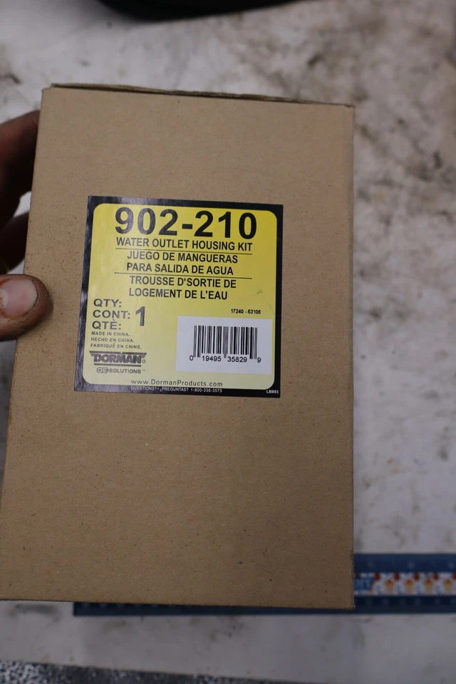 Conjunto de carcasa de termostato de refrigerante Dorman 902-210 para Ford Mustang 05-10 Foto 1 de 1
