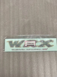 Decalcomania coperchio stivale posteriore originale ROSA PRODUTTORE DI APPARECCHIATURE ORIGINALI JDM adatta a Subaru 96-00 Impreza GC8 WRX STi - Foto 1 di 3