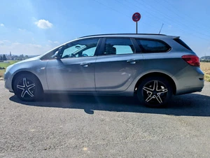 opel astra sports tourer grau-metallic - Bild 1 von 13