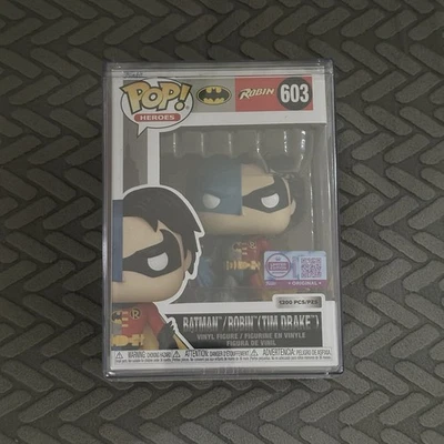 Pop! Batman/Robin (Tim Drake) con Pop! Protector en mano! #603 en mano Foto 1 de 4