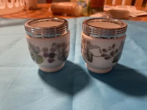 2 coccole uova porcellana Royal Worcester Inghilterra vintage disegno floreale senza coperchi - Foto 1 di 1