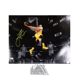 Nikola Jokic Autographed Denver Nuggets 16x20 Photo - BAS (vs Raptors) - Picture 1 of 1