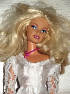 Barbie 2008 CEO Doll with Pink Necklace Straight Arms Legs B118 - Picture 1 of 2