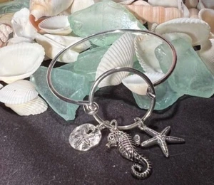Pulsera de caballito de mar de joyería de moda - tono plateado adorable - Imagen 1 de 1