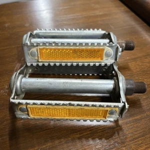 Vintage Bicycle Pedals Set Of 2 - Picture 1 of 10