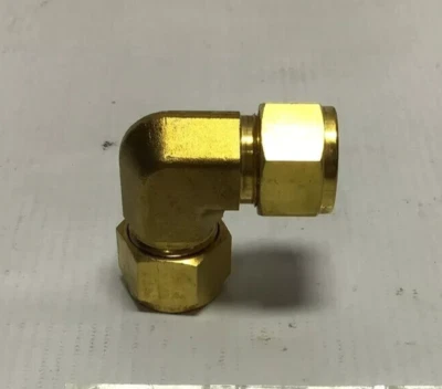 5/8 Tube x 5/8 Tube Brass Union Elbow Fitting Parker 10-10 EBZ-B - Image 1 of 3