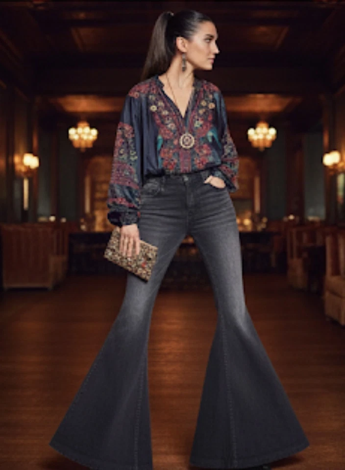 Pantalones de mezclilla We The Free para mujer 29 gris acampanado desgastado dobladillo crudo tiro alto boho grunge Foto 1 de 4