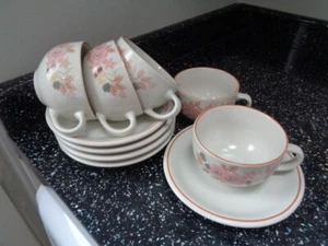 BOOTS HEDGE ROSE CUPS AND SAUCERS x 5 - Picture 1 of 2