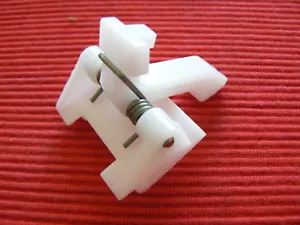 LAVADORA BOSCH ORIGINAL MONTAJE DE CIERRE / PESTILLO DE PUERTA DE PLÁSTICO BLANCO - Imagen 1 de 1