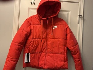 NWT - NIKE SPORTSWEAR THERMORE REVERSIBLE PUFFER PARKA JACKET RED WOMEN SZ L - Picture 1 of 9