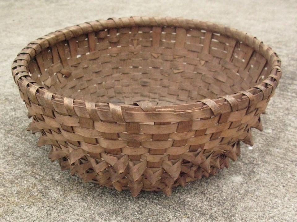 Antique Micmac basket Mi'kmaq fancy curlicue work ash Maine ca.1900 11x5in. - Image 1 of 4