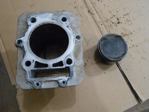 Arctic Cat 375 Automatic 2002 02 cylinder piston rings engine motor - Picture 1 of 5