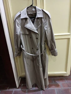 Gabardina de colección London Fog para mujer talla 10 beige regular forrada y cinturón hecha en EE. UU. - Imagen 1 de 6