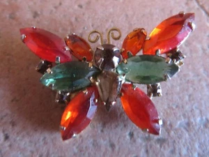 Vintage Schmuck Schmetterling Anstecknadel mit goldfarbenem Sockel - Bild 1 von 3