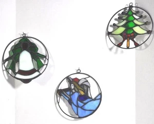 SET OF 3 TIFFANY-STYLE CHRISTMAS SUNCATCHERS/ORNAMENTS BELL-ANGEL-CHRISTMAS-TREE - Picture 1 of 5