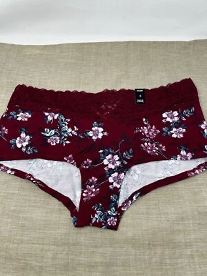 Panty corto de encaje ancho estampado floral rojo tórrido talla grande (0) Foto 1 de 3
