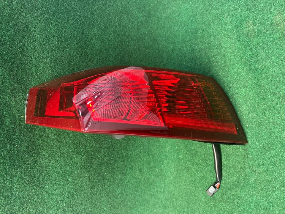 Taillight Cadillac CTS Passenger Right Rear OEM 2003 2004 2005 2006 2007 - Image 1 of 4