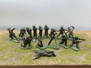 Britains Herald Toy Soldiers British Infantry 1/32 scale Set Unboxed - Picture 1 of 6