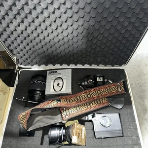 Vintage Metal Camera Case With Konica Camera As Is Not Tested - Picture 1 of 24