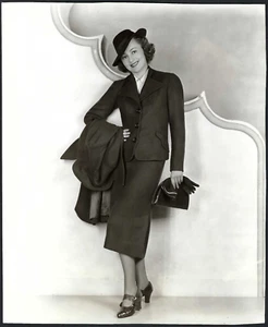 OLIVIA DE HAVILLAND VINTAGE ORIGINAL PHOTO ACTRESS 1938 ELEGANT STUNNING POSE - Picture 1 of 2