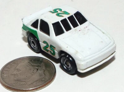 Coche de carreras NASCAR Small Racing Champs No. 25 en blanco con ribete verde Foto 1 de 3
