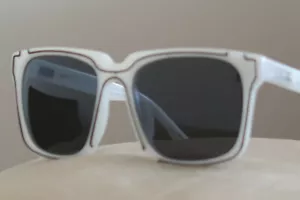KOKON TO ZAI X LINDA FARROW SUNGLASSES GREY & BLACK A HOLIDAY & FASHION CLASSIC - Picture 1 of 12