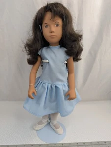 Trenton Sasha Doll 113 Brunette 16 Inch Dancing Blue Dress - Imagen 1 de 11