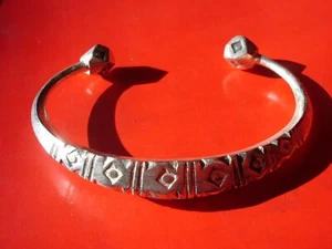 Niger Tuareg hand engraved open shaped chunky bracelet cuff - Picture 1 of 10