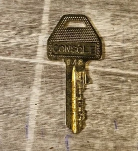 CONSOLE LOCK KEY #148 - Picture 1 of 1