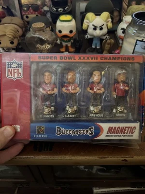 Набор из 4 мини-магнитов Forever Collectibles Buccaneers Super Bowl XXXVII - Изображение 1 из 4