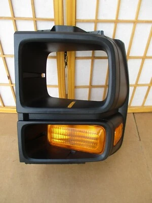 08-17 Ford Econoline Genuino OEM (R) Faro Derecho Bisel Borde con Luz Marcadora Foto 1 de 4