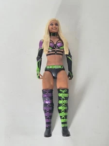 Figura de acción luchadora femenina Mattel WWE 2017 con equipo de anillo multicolor - Imagen 1 de 4