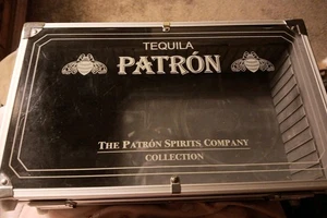 Patron Tequila Aluminium Acryl gepolsterte Aufbewahrungsbox Vitrine Tragetasche - Bild 1 von 7