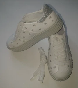 Dolce Vita Girl's Sneakers White Silver Stars Accent Size 1 Youth New - Picture 1 of 4