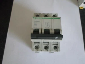 SCHNEIDER ELECTRIC C60HD D40 40 AMP (25733) 10KA TRIPLE POLO MCB DISYUNTOR - Imagen 1 de 1