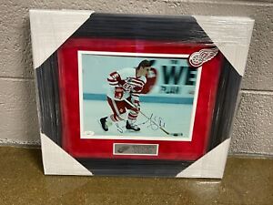 Sergei Fedorov Signed Framed Detroit Red Wings Early 8x10 Photo JSA COA