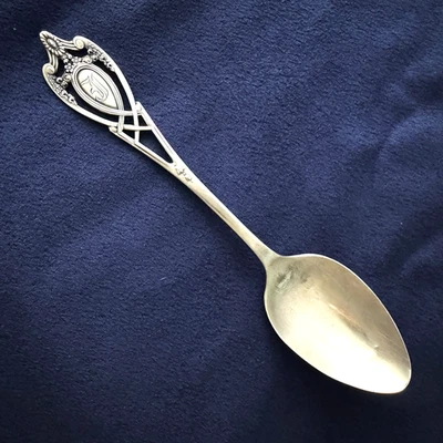 Colher de prata esterlina LUNT Monticello com monograma 0,7 oz (19,8 gm) 5 5/8" - Imagem 1 de 4