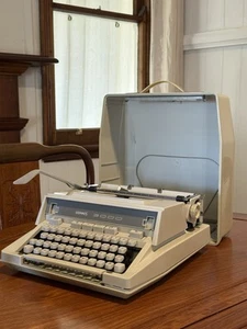 Vintage Hermes 3000 Typewriter - Fully Working - Excellent Condition - Picture 1 of 24