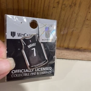 KEVIN DURANT🏀 #7 BROOKLYN🏀 NETS LAPEL COLLECTOR PIN NEW WINCRAFT🔥🔥🔥 NBA - Picture 1 of 1