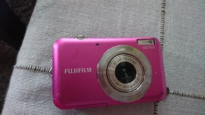 Macchina Foto Fujifilm Rosa JV110 finepix digital camera  - Bild 1 von 4