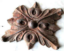 ANTIQUE DECORATIVE FLORAL IRON MEDALLION 8 3/8" X 6" WEIGHS 29 OZ., USED 