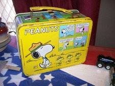 Vintage  Peanuts Metal Lunch Box with Thermos Charlie Brown Snoopy