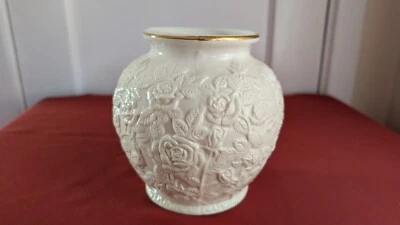 Jarrón de cerámica rosa crema marfil oro ribete 6" vintage Foto 1 de 4