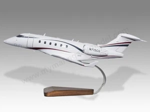 Bombardier Challenger 350 Desk Wood Airplane New Model Small Scale 1/72 - Picture 1 of 12