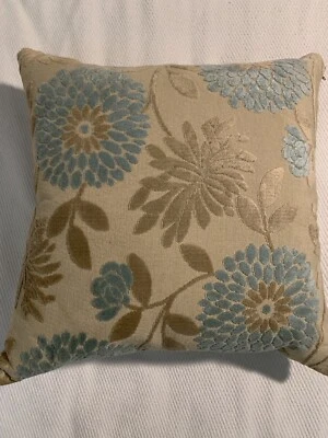 CRATE & BARREL Embroidered Floral Pillow Cover 20” Aqua Blue Brown Beige R$79 - Image 1 of 3